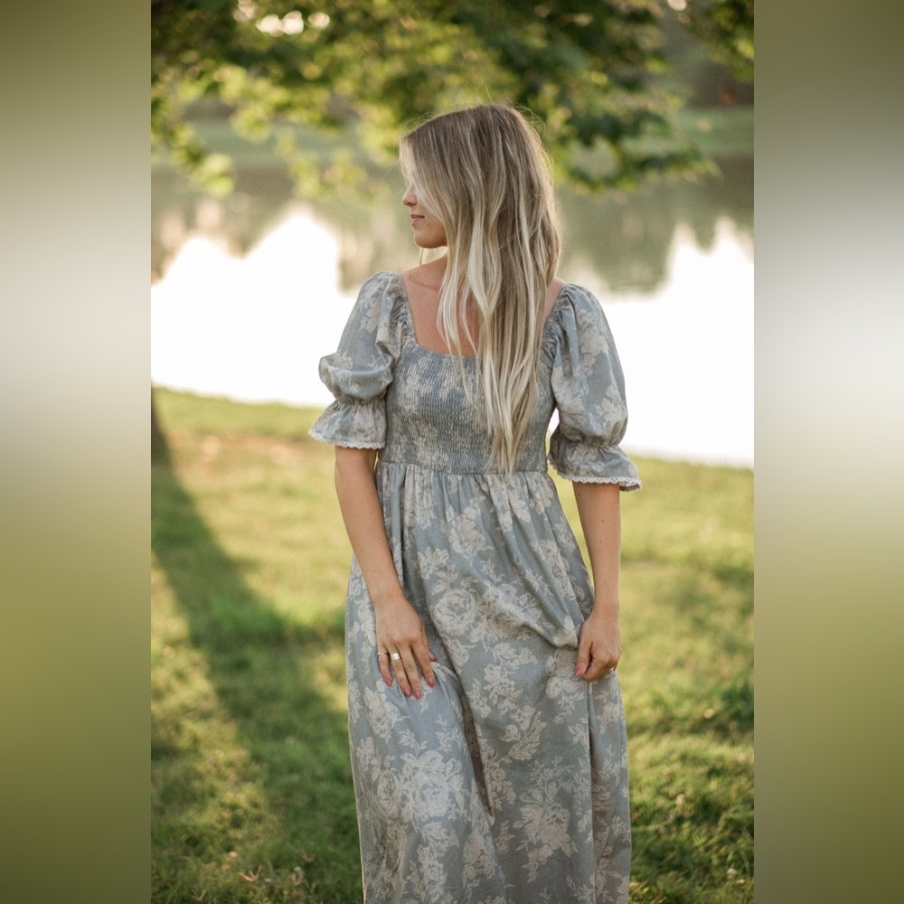 *ISO* Neuflora Havana Dress Size Small